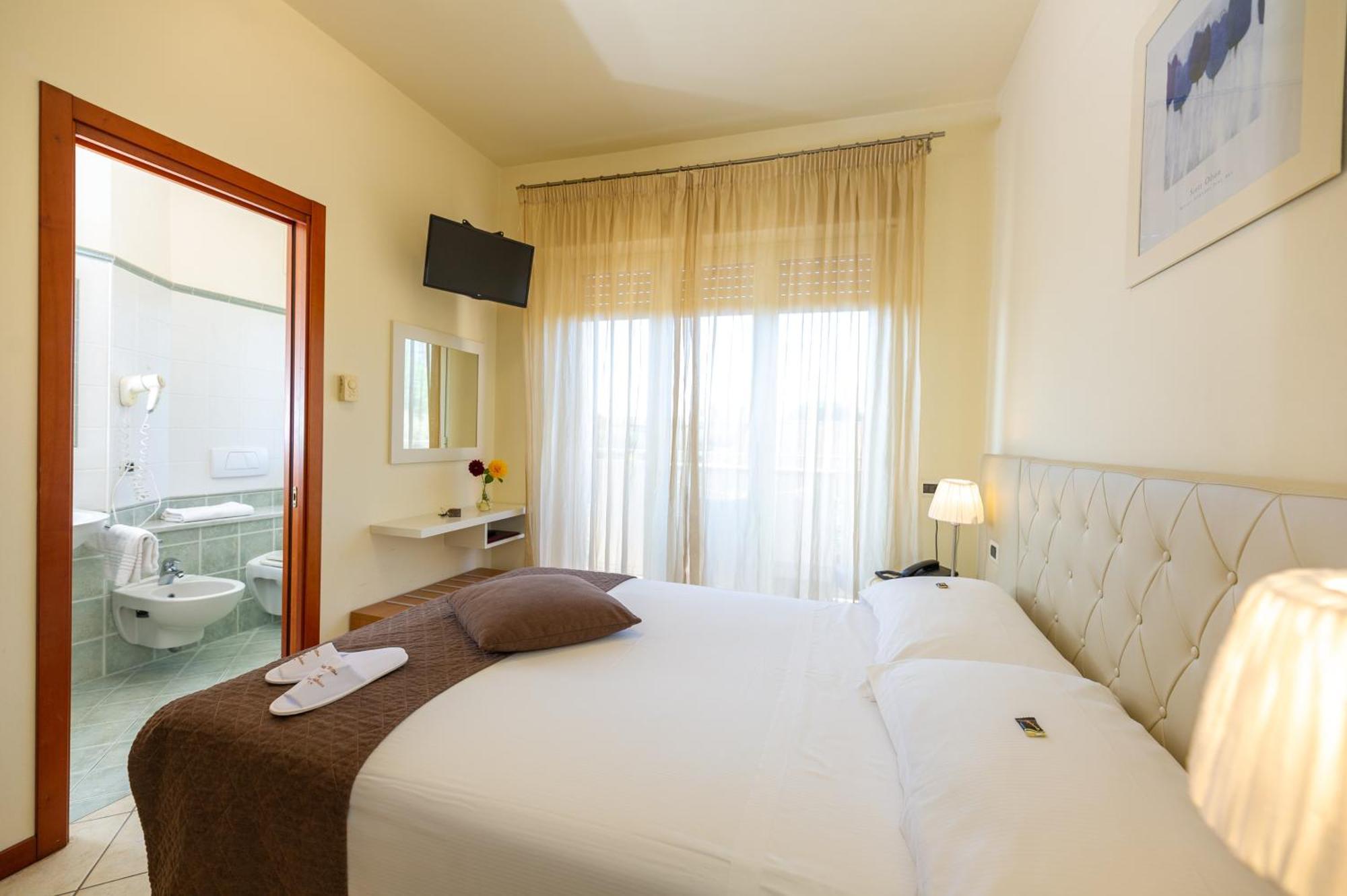 Hotel Nuova Sabrina Marina di Pietrasanta Dış mekan fotoğraf