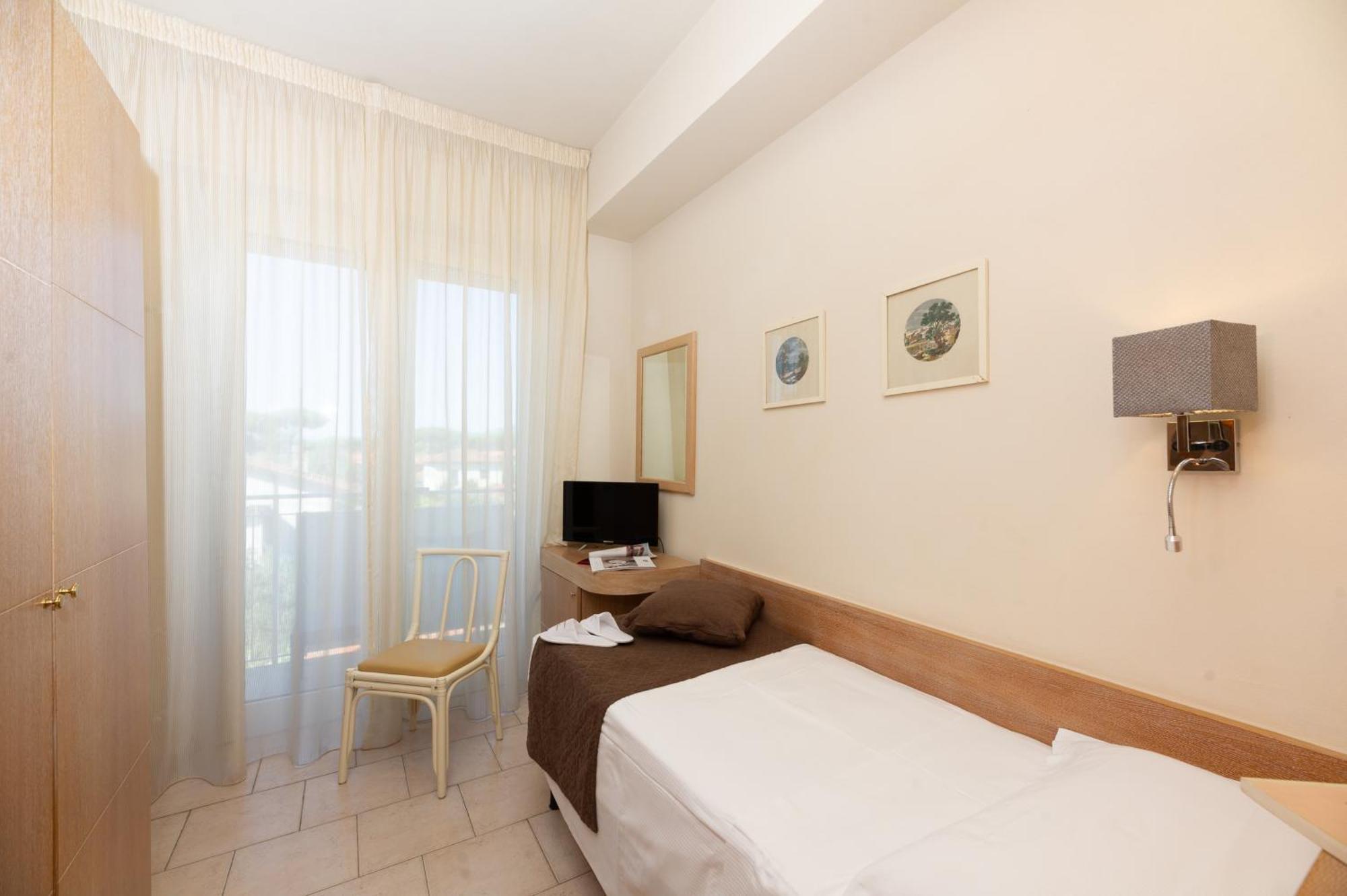 Hotel Nuova Sabrina Marina di Pietrasanta Dış mekan fotoğraf