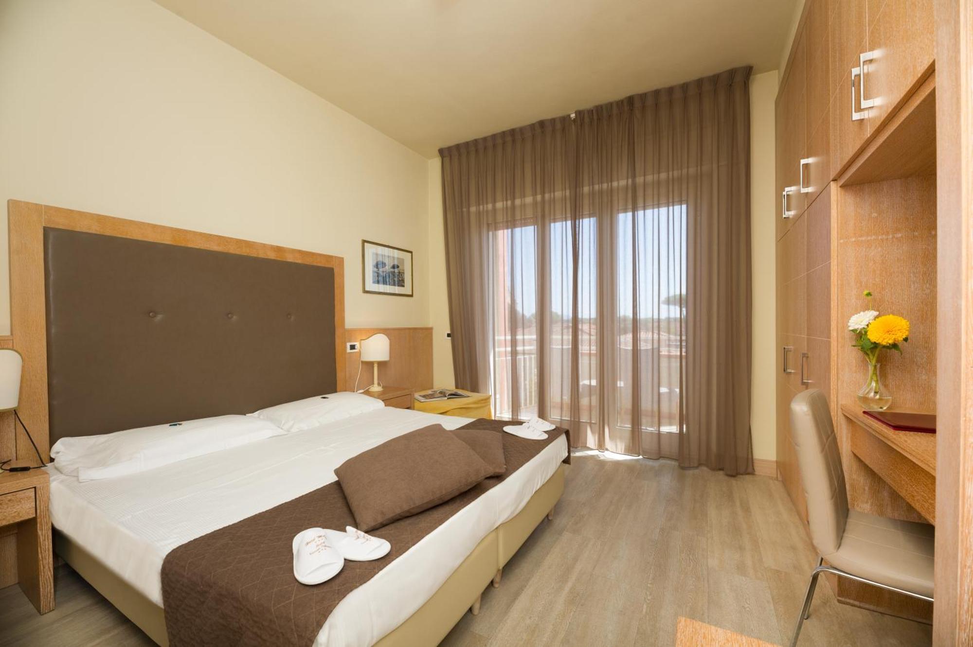 Hotel Nuova Sabrina Marina di Pietrasanta Dış mekan fotoğraf