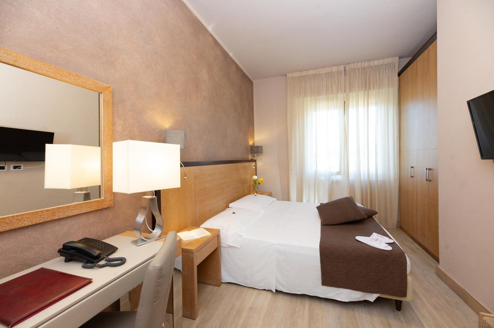 Hotel Nuova Sabrina Marina di Pietrasanta Dış mekan fotoğraf