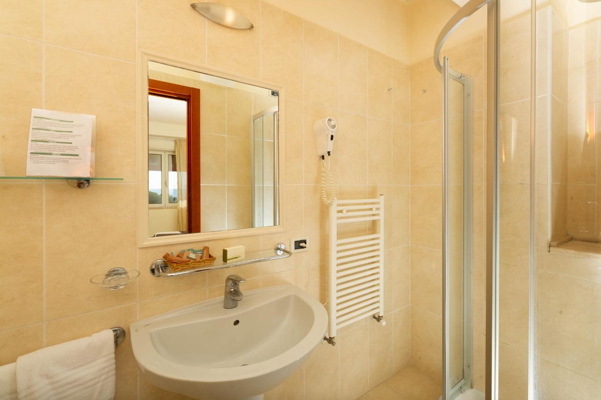 Hotel Nuova Sabrina Marina di Pietrasanta Dış mekan fotoğraf