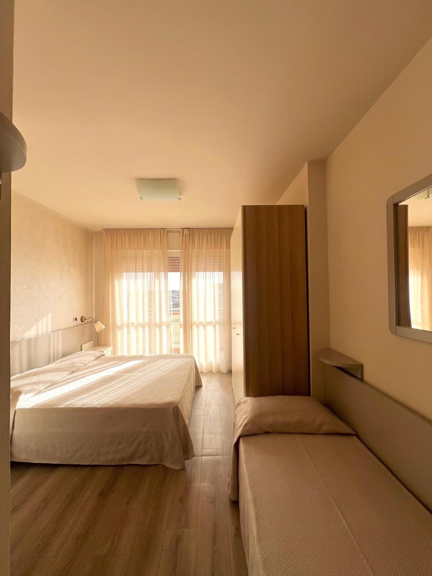 Hotel Nuova Sabrina Marina di Pietrasanta Dış mekan fotoğraf