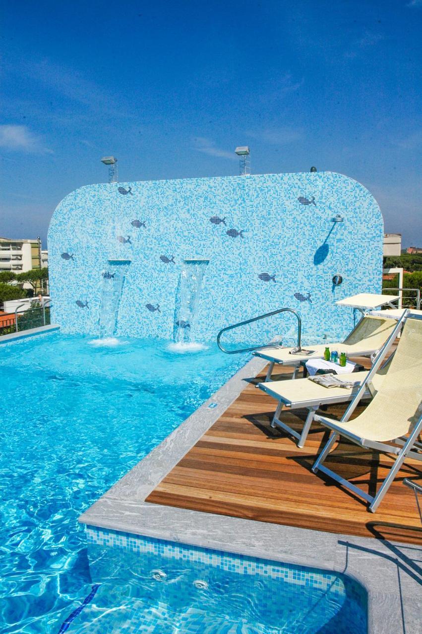 Hotel Nuova Sabrina Marina di Pietrasanta Dış mekan fotoğraf